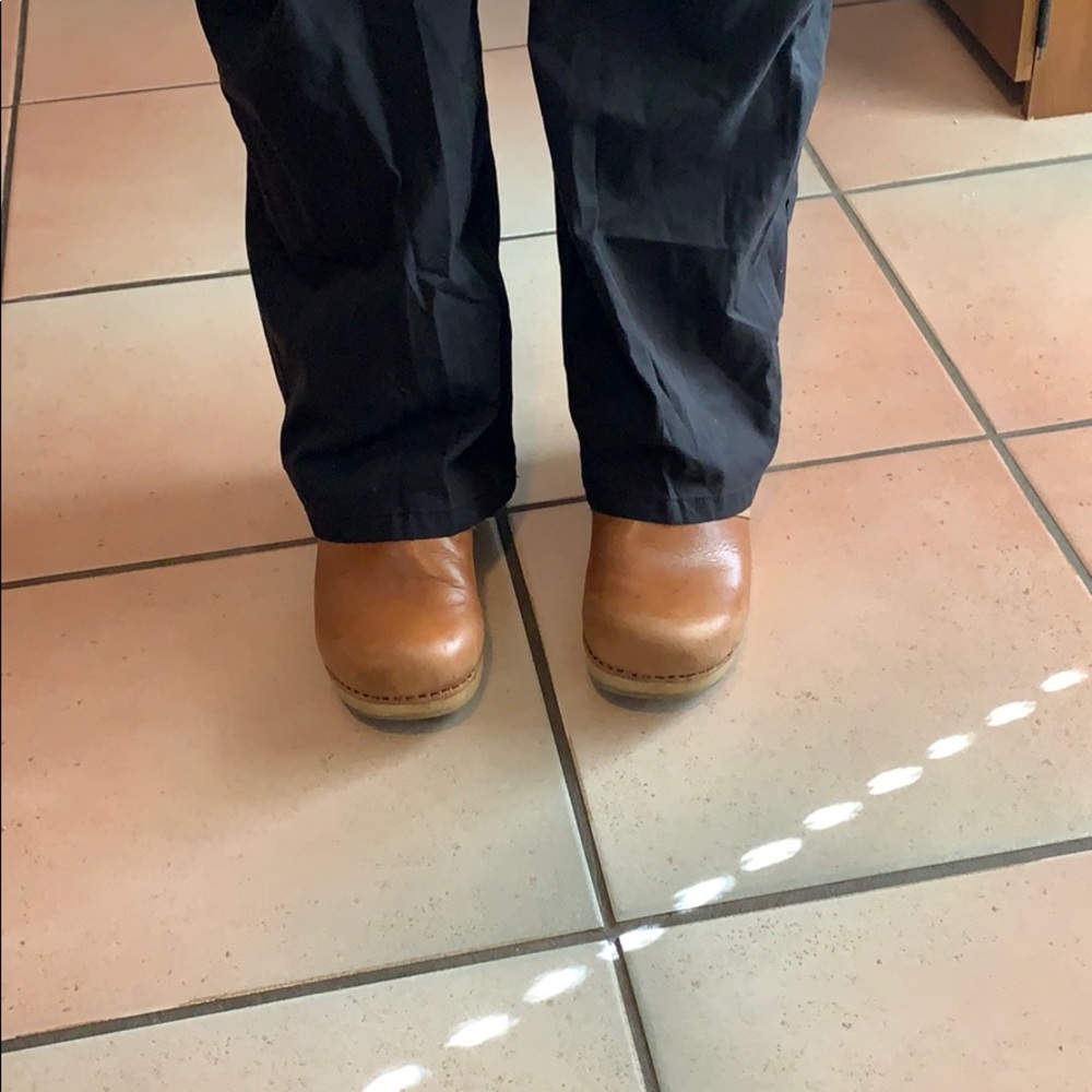 Dansko Pavan Clog - Caramel